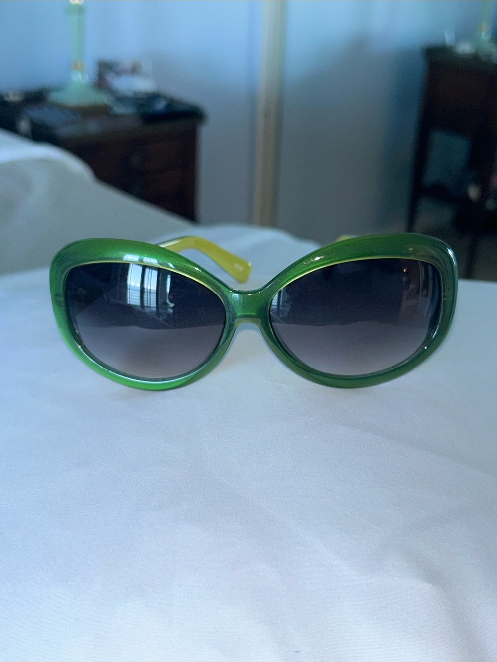 Oversized Green Frame sunglasses AJ Morgan Oval Large great condition.